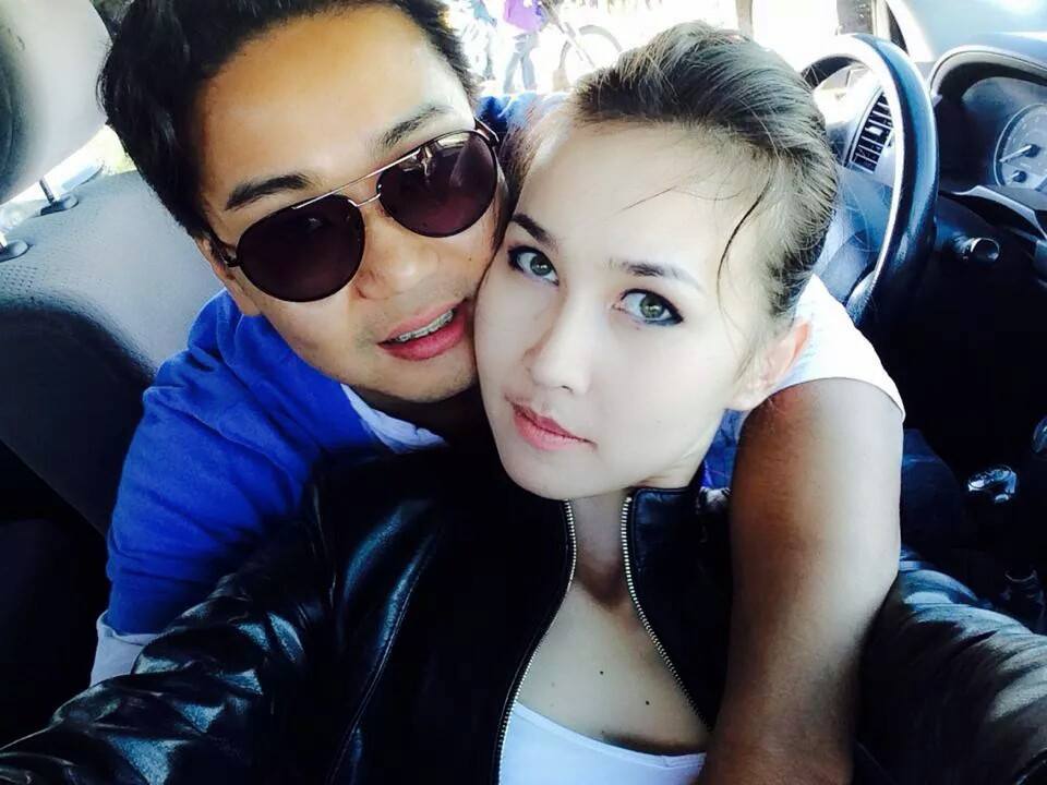 Топ С.Ариунбилэг газар ч гишгүүлдэггүй амрагаасаа салжээ